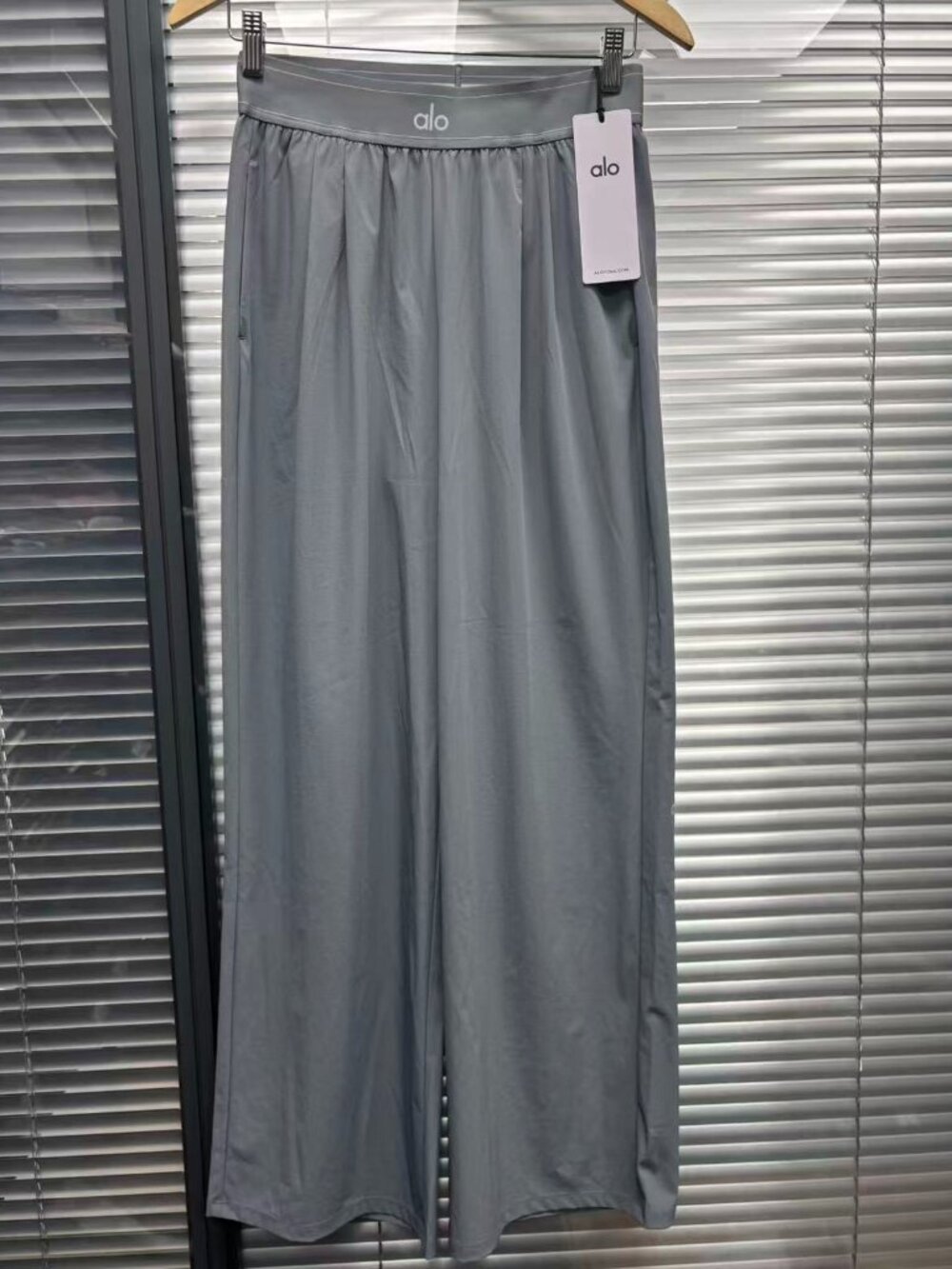 ALO Yoga Women's Suit Pants Steel Gray Subtle Luxury โจ Regular Size - Picture 5 of 8